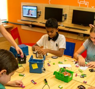 Empresa une currículo e programação para desenvolver habilidades